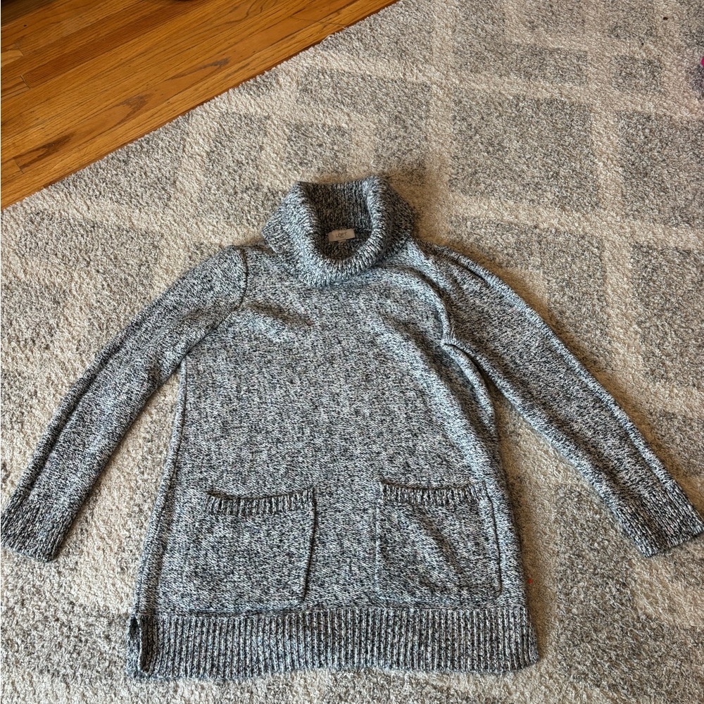 Women’s Loft Gray Turtleneck Sweater